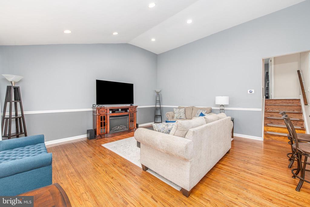 113 WOODLAND AVENUE