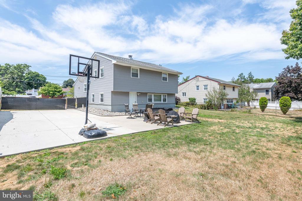 113 WOODLAND AVENUE