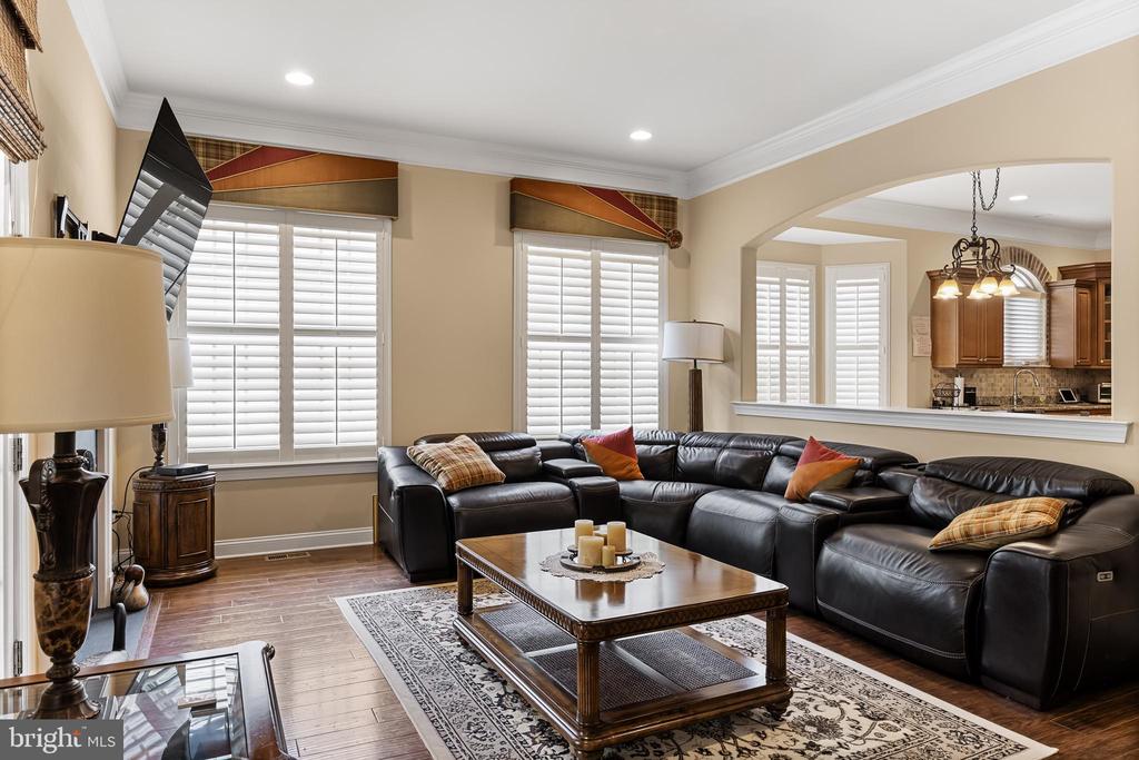 6 Mulhouse Dr