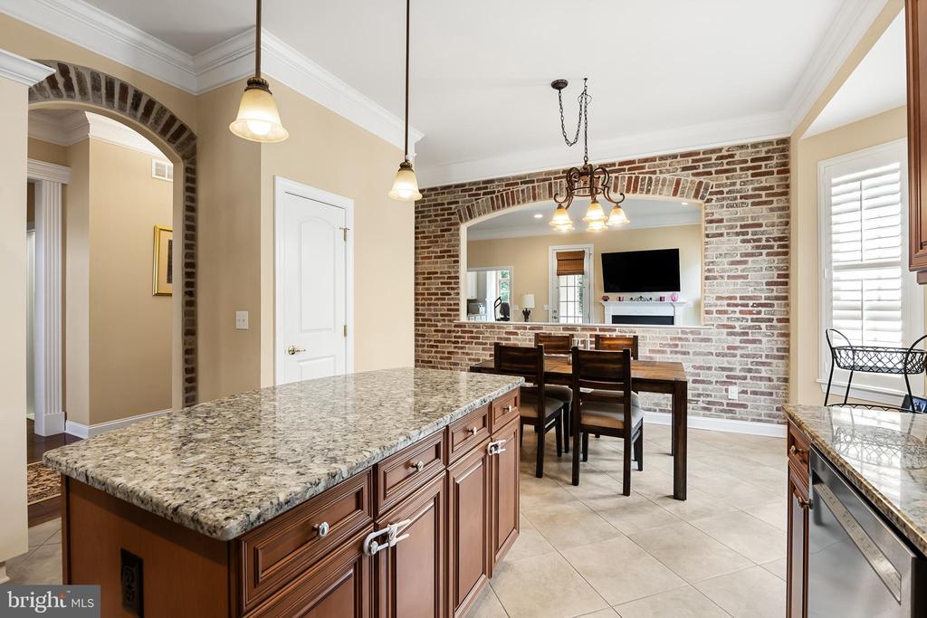 6 Mulhouse Dr