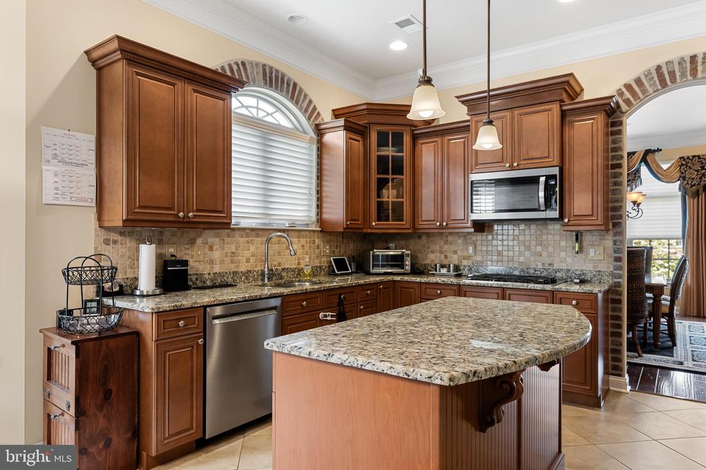 6 Mulhouse Dr