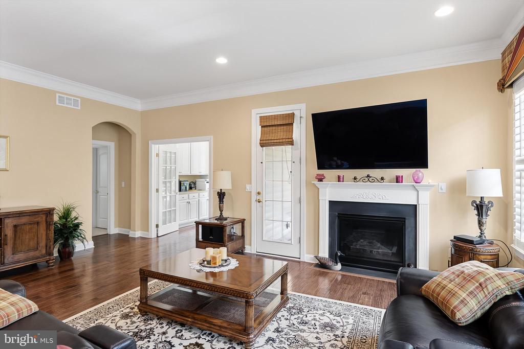 6 Mulhouse Dr