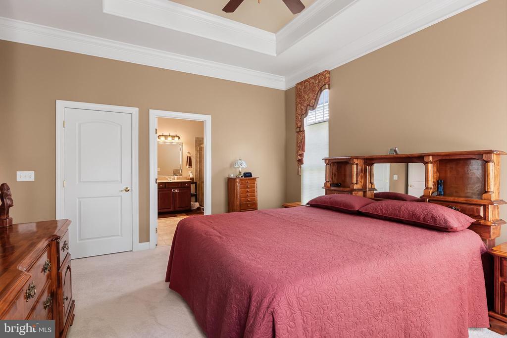 6 Mulhouse Dr