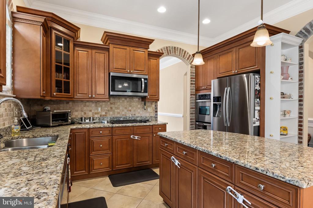 6 Mulhouse Dr