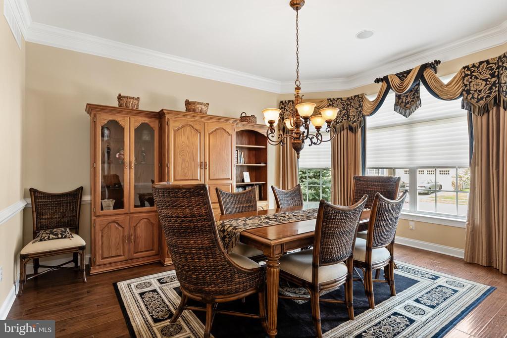 6 Mulhouse Dr