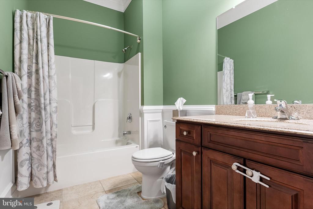 6 Mulhouse Dr