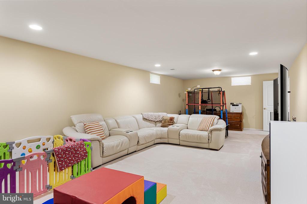 6 Mulhouse Dr