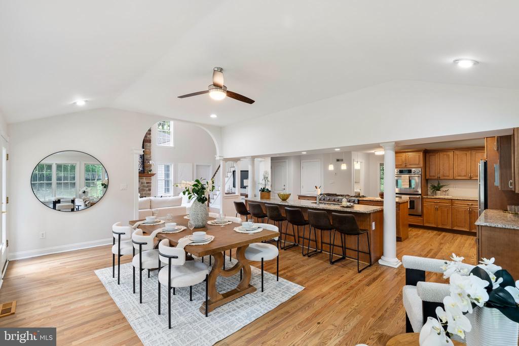 1109 WINDING DRIVE