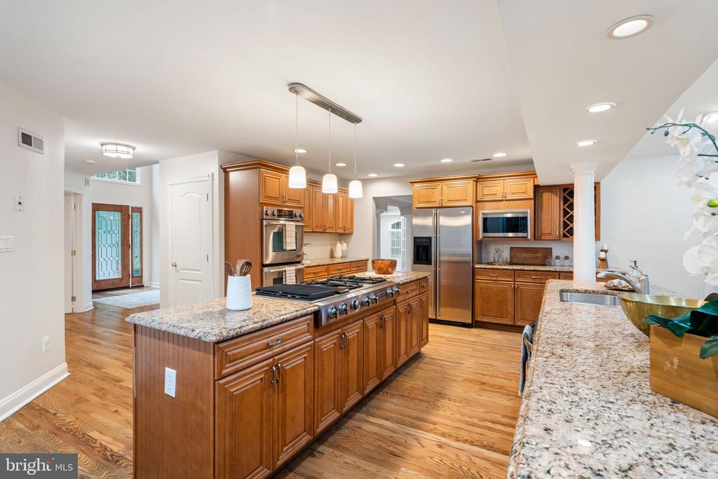 1109 WINDING DRIVE