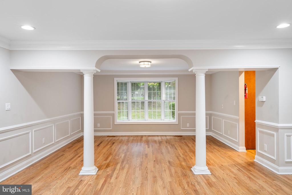 1109 WINDING DRIVE
