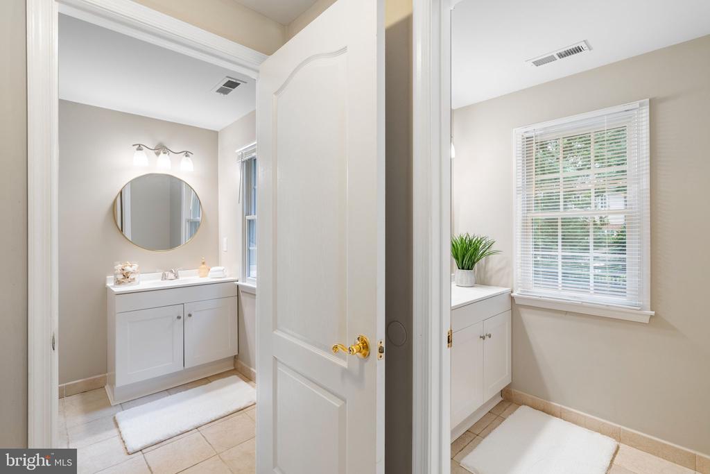1109 WINDING DRIVE