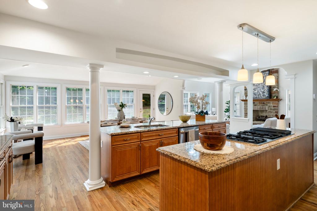 1109 WINDING DRIVE