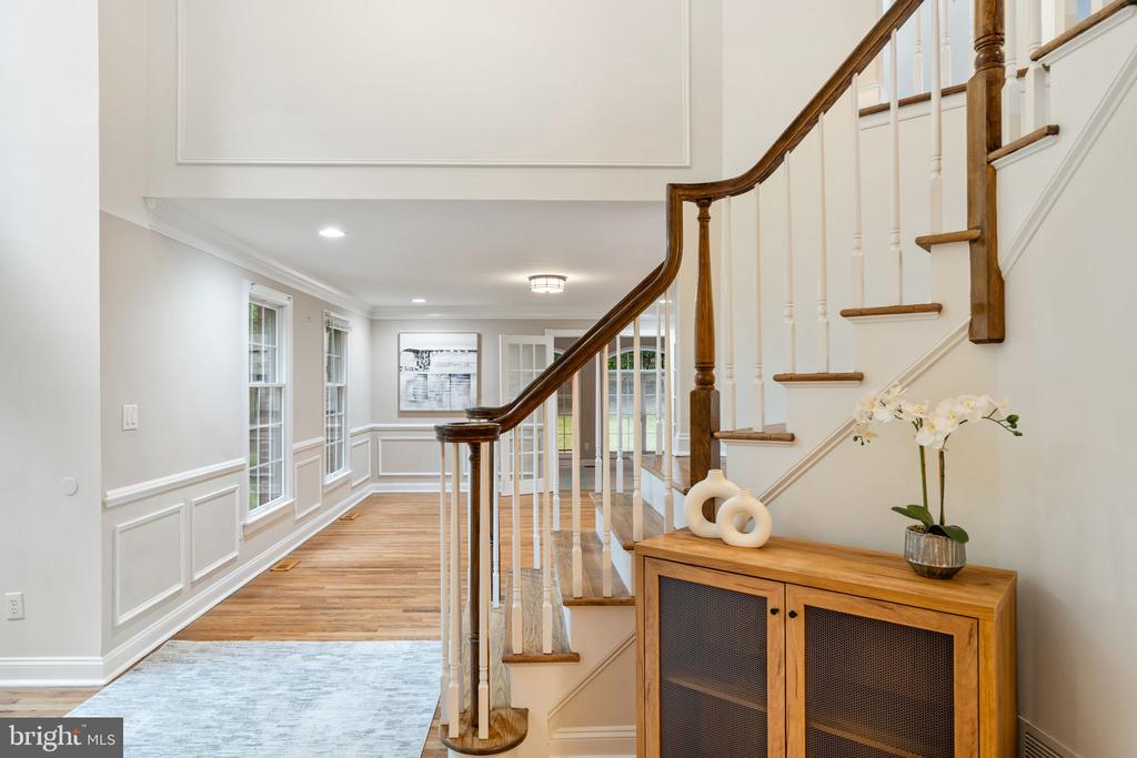 1109 WINDING DRIVE
