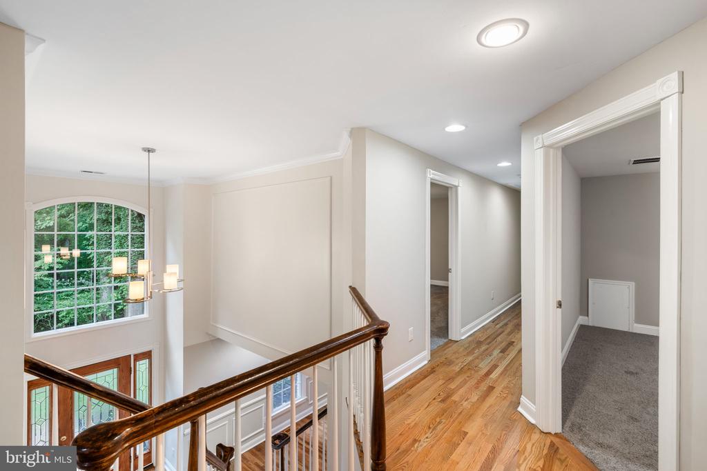 1109 WINDING DRIVE