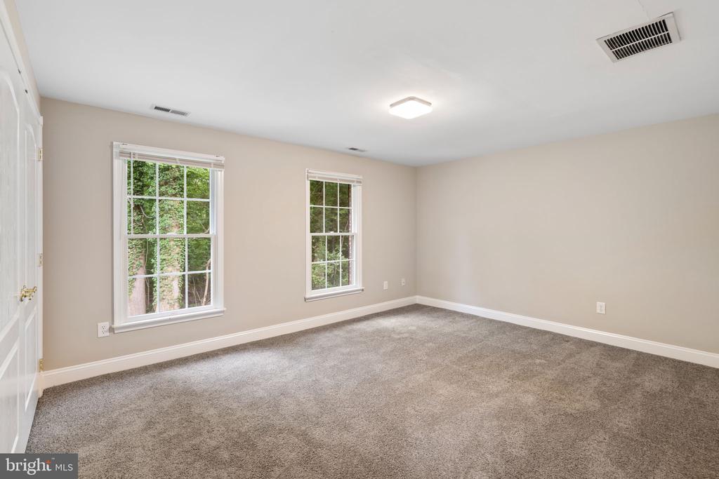 1109 WINDING DRIVE