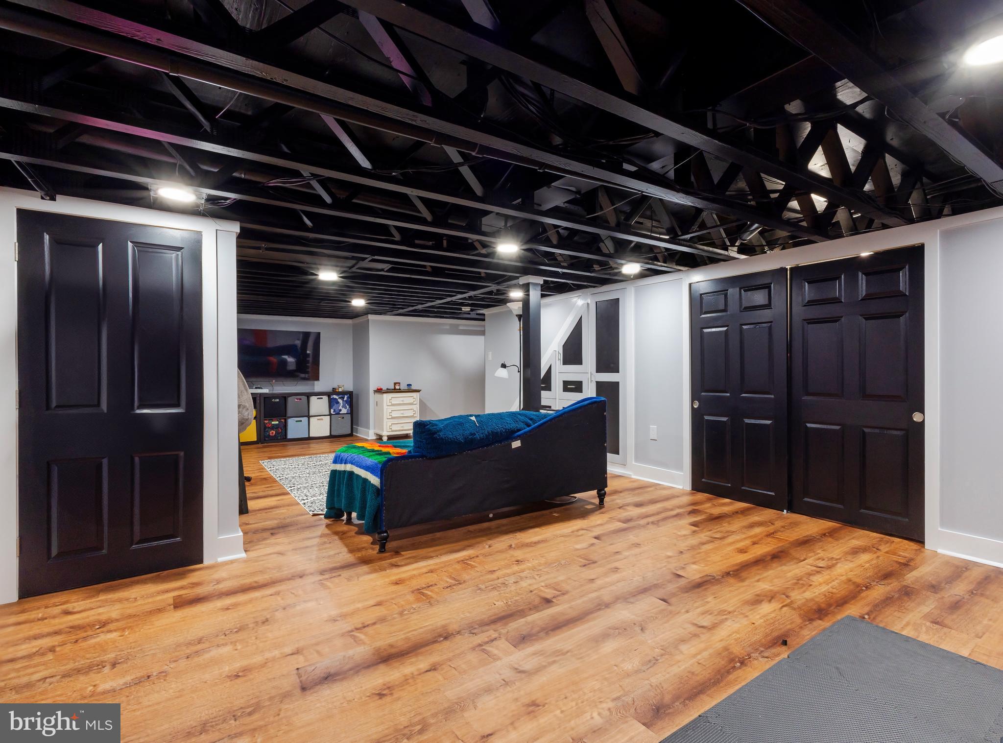 701 KINGS CROFT