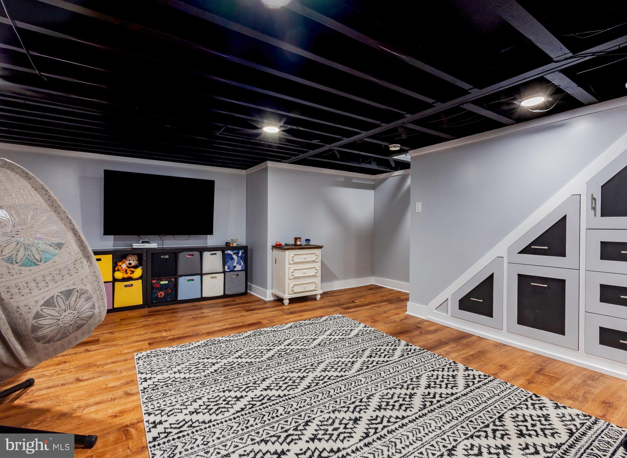 701 KINGS CROFT