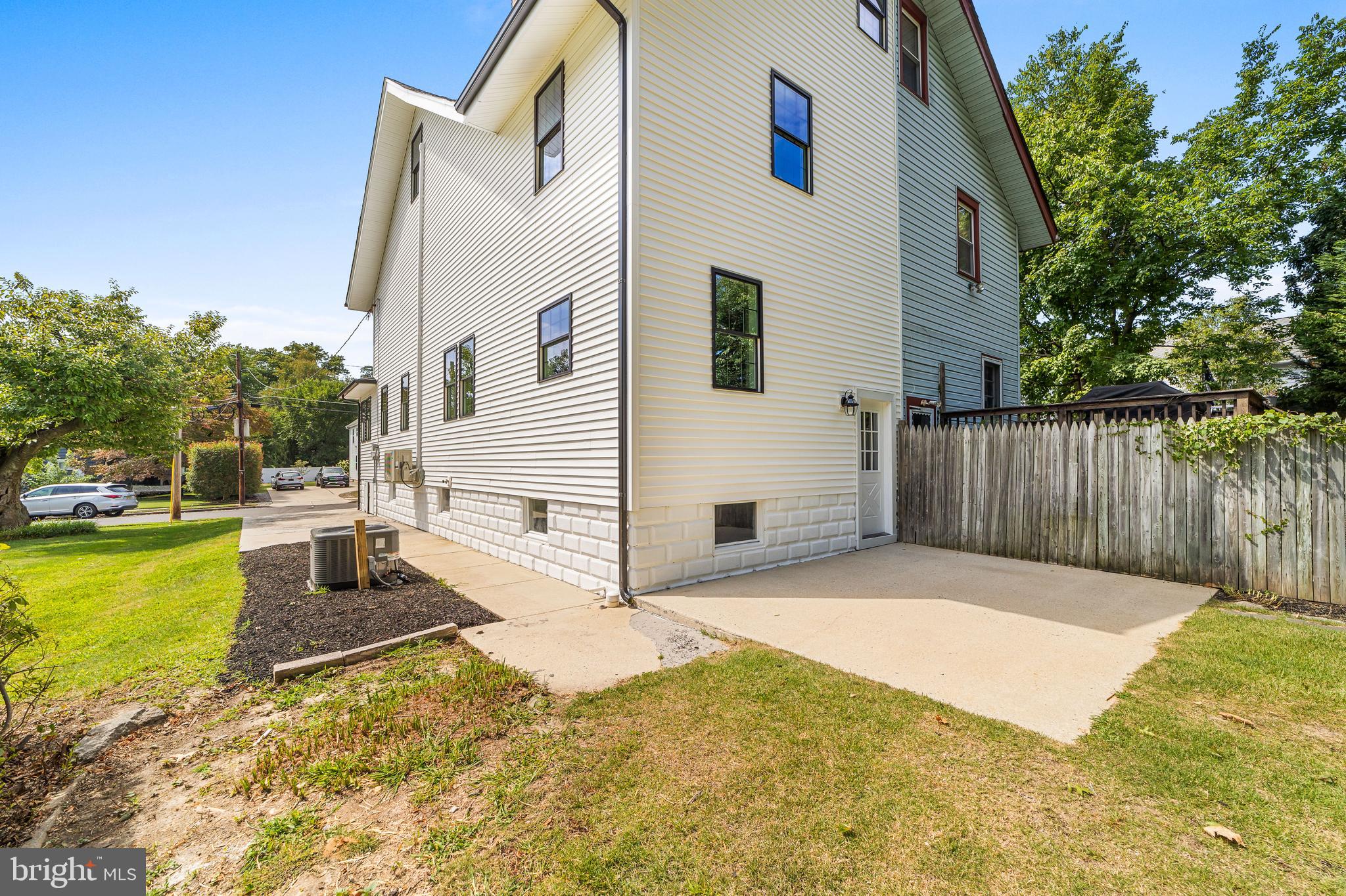 3 THORNOLDEN AVENUE