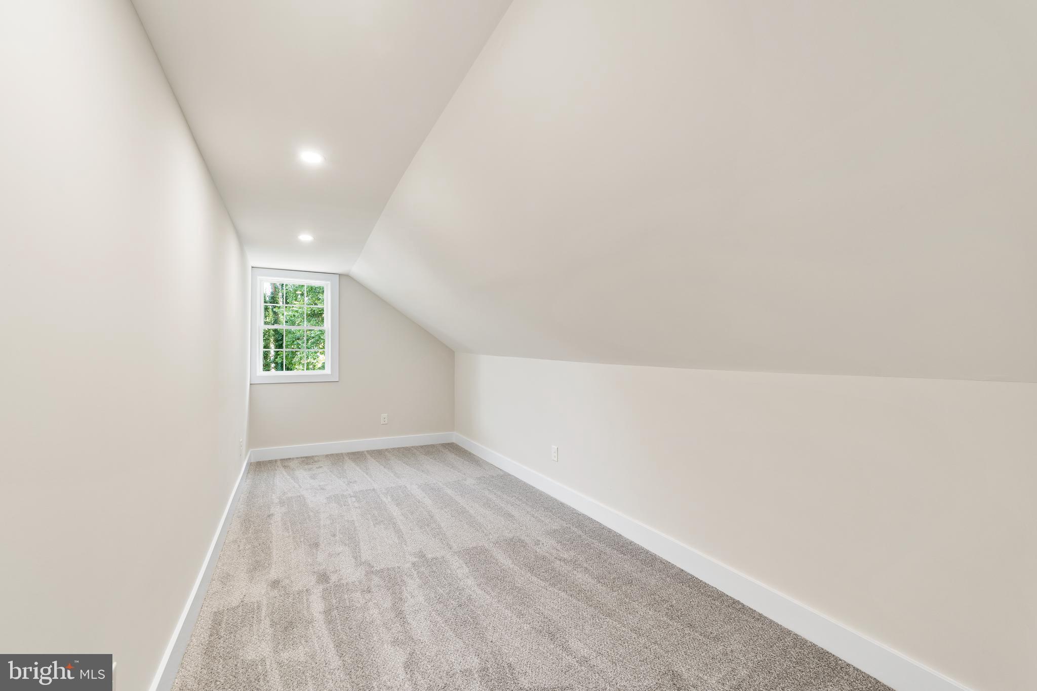 3 THORNOLDEN AVENUE