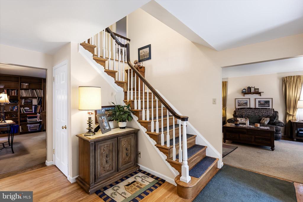 100 THORNHILL ROAD