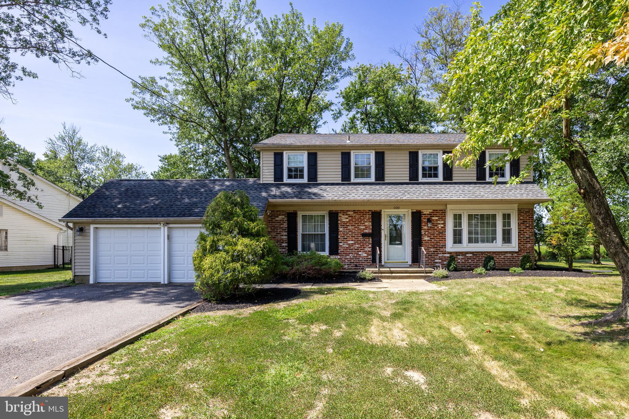 100 THORNHILL ROAD