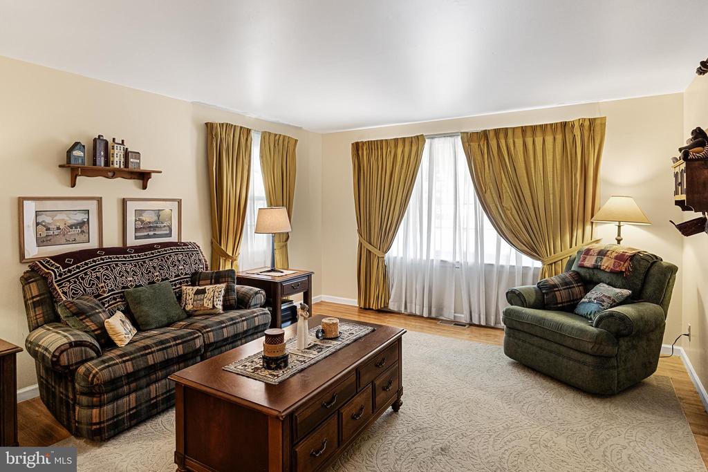 100 THORNHILL ROAD