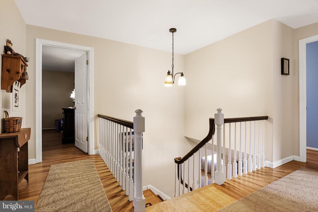 100 THORNHILL ROAD