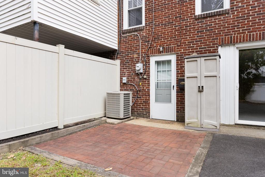 17 W SUMMERFIELD AVENUE