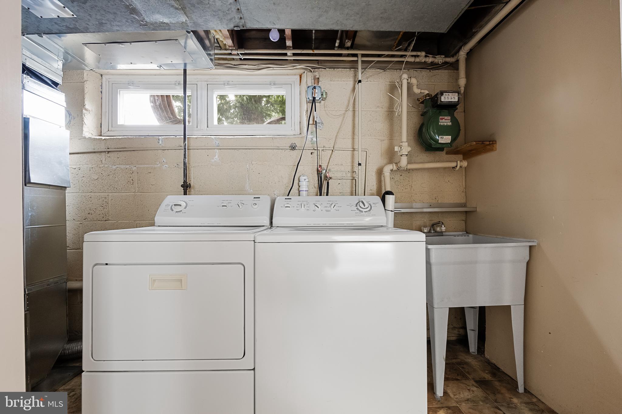 17 W SUMMERFIELD AVENUE