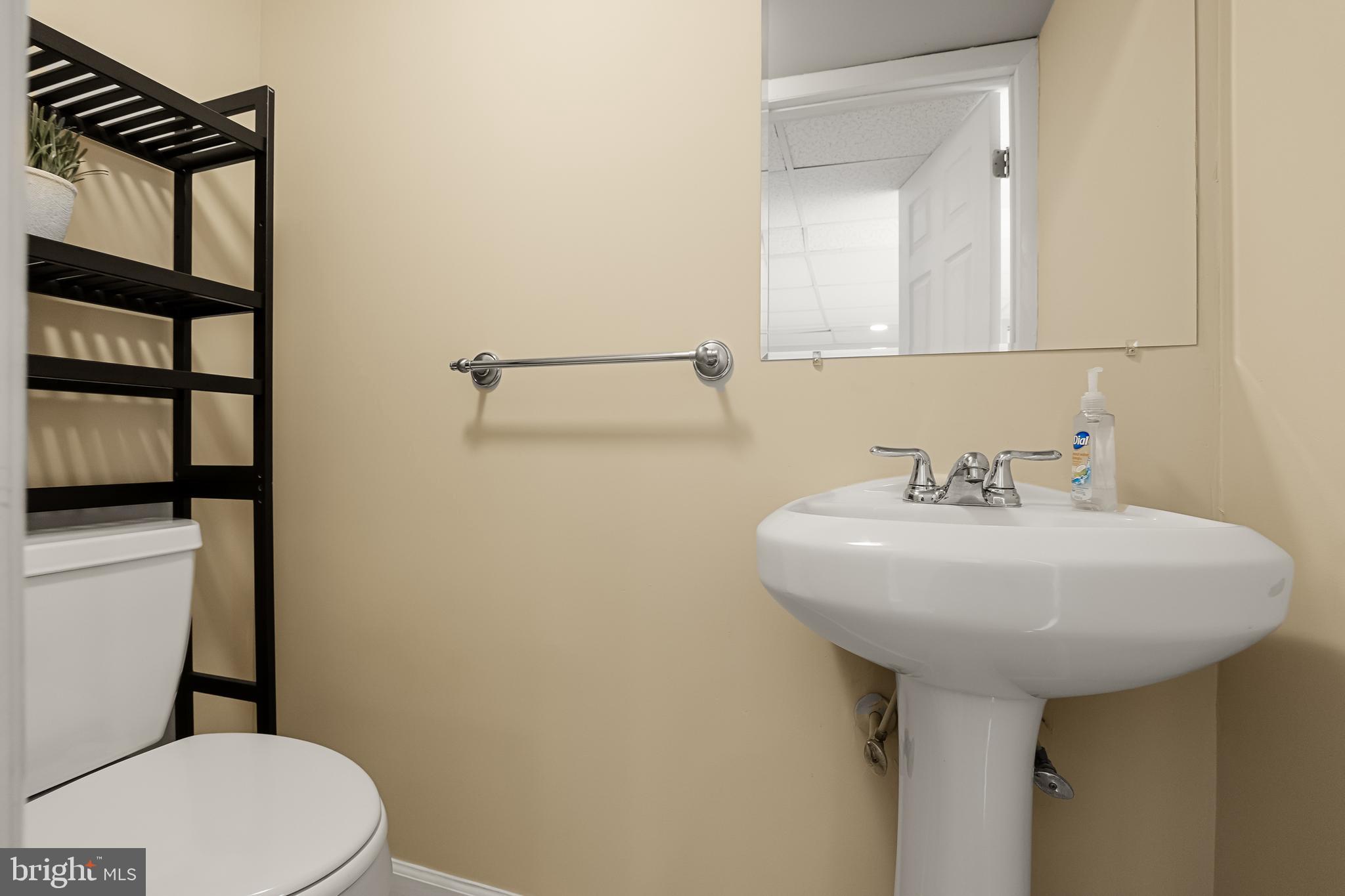 17 W SUMMERFIELD AVENUE