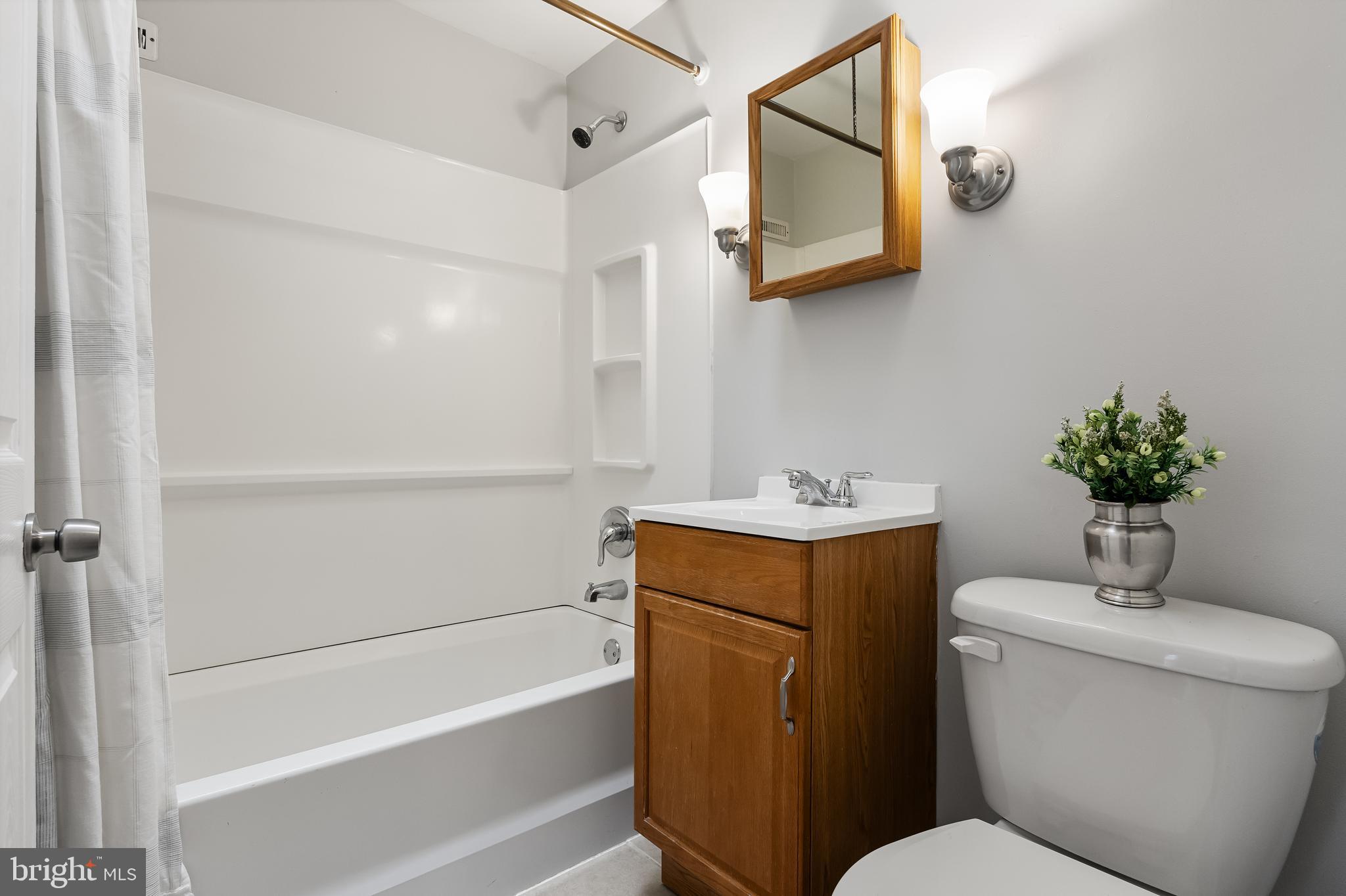 17 W SUMMERFIELD AVENUE