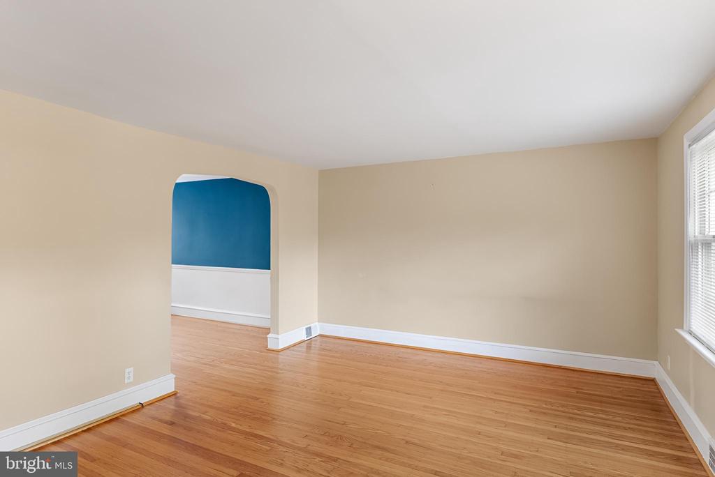 17 W SUMMERFIELD AVENUE