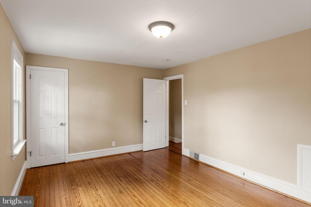 17 W SUMMERFIELD AVENUE