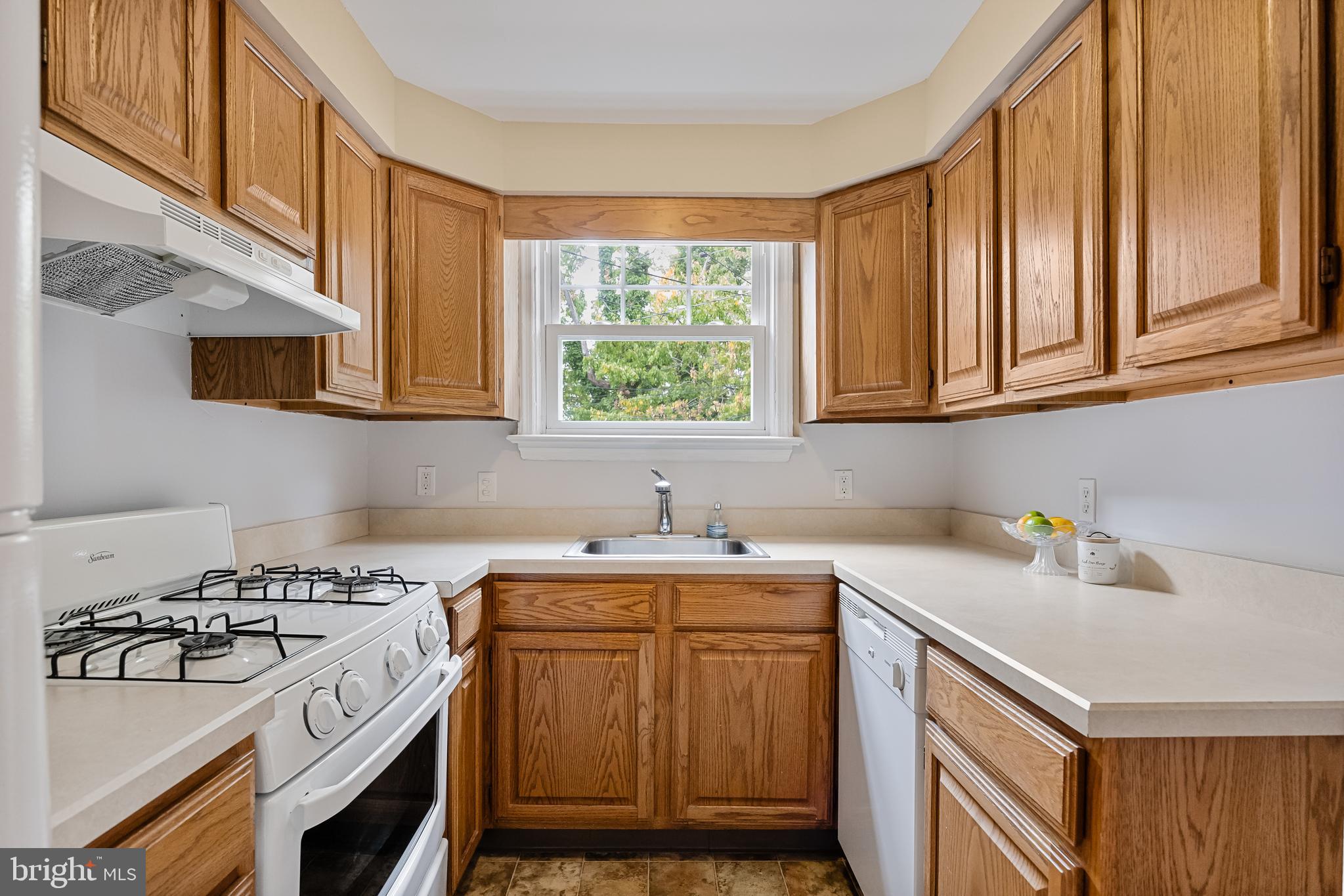 17 W SUMMERFIELD AVENUE