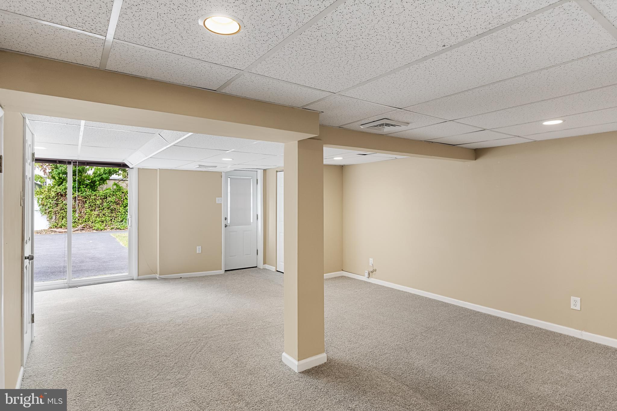 17 W SUMMERFIELD AVENUE