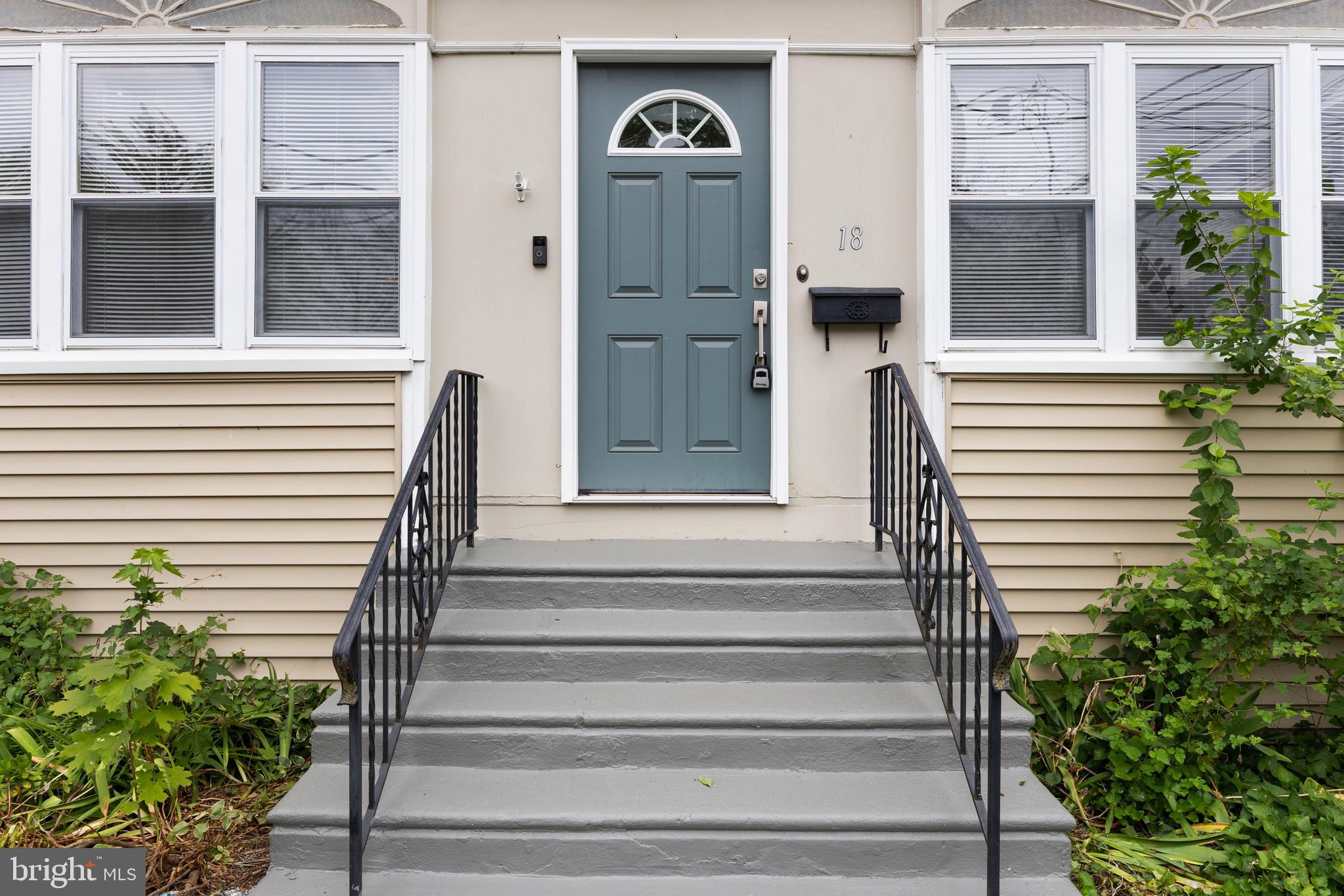 18 E Clinton Ave