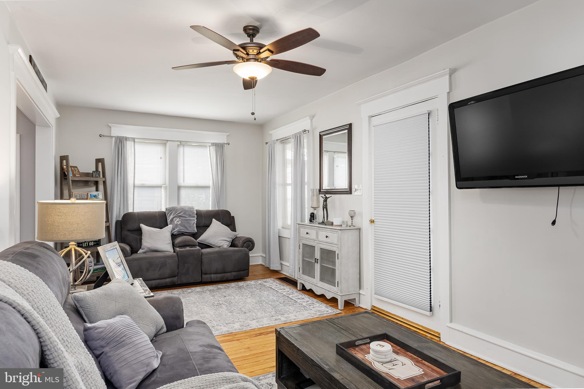 18 E Clinton Ave