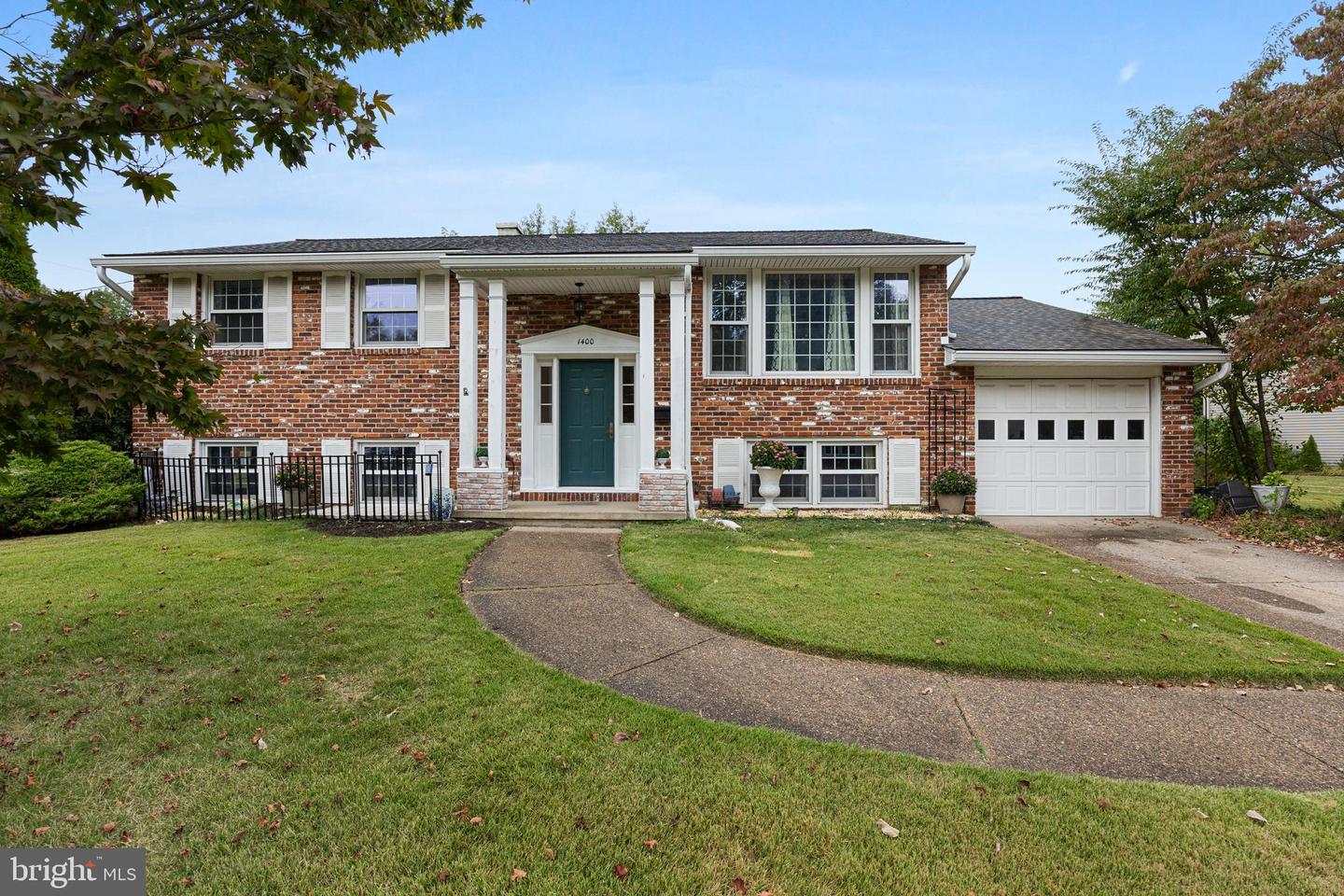 1400 Hillside Dr