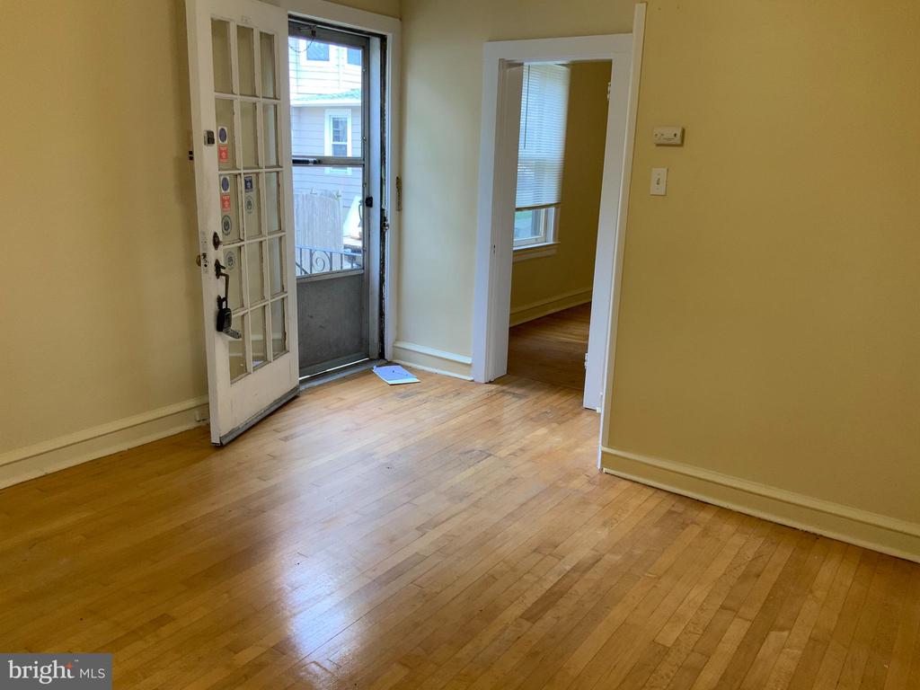 21 YALE ROAD Unit: E