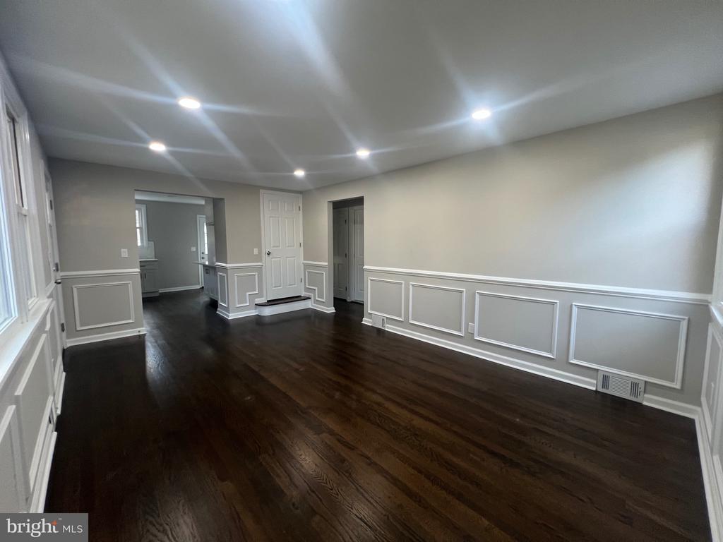 14 VAUGHN AVENUE