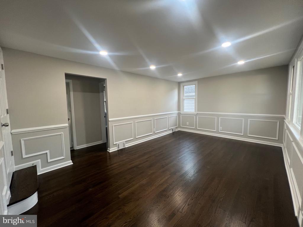 14 VAUGHN AVENUE