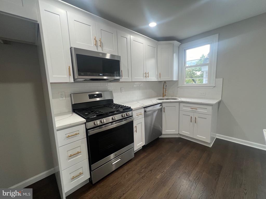 14 VAUGHN AVENUE