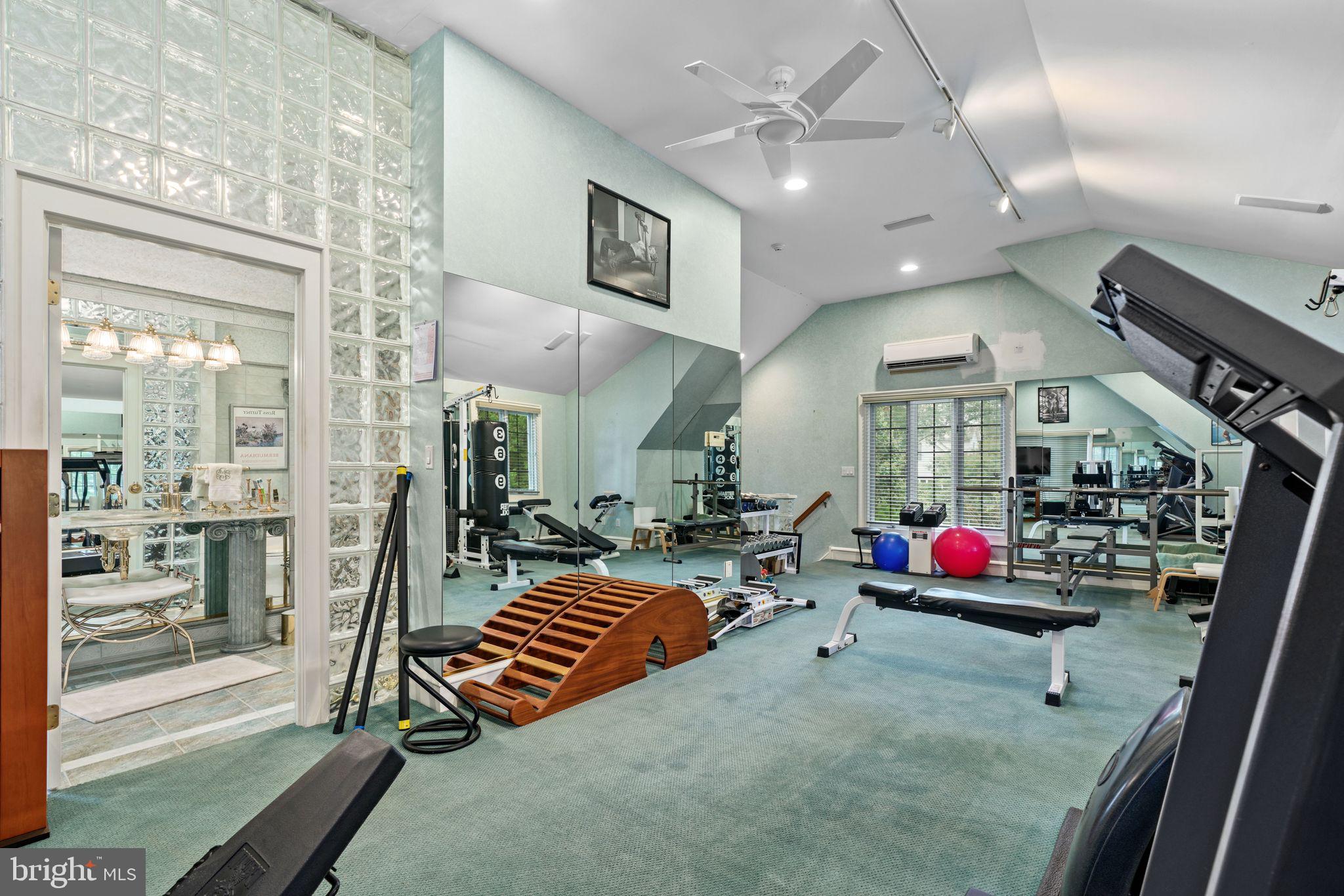 245 E KINGS HIGHWAY