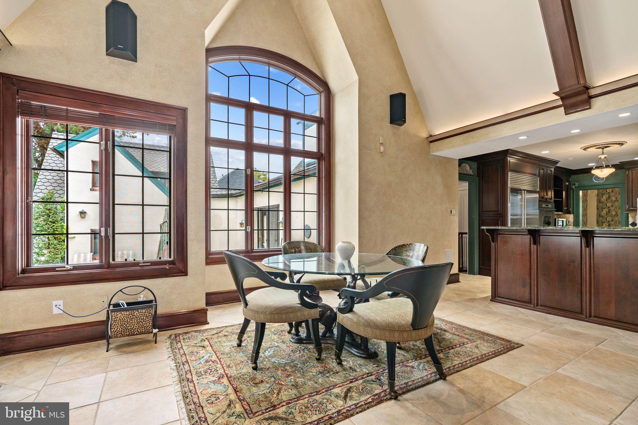 245 E KINGS HIGHWAY