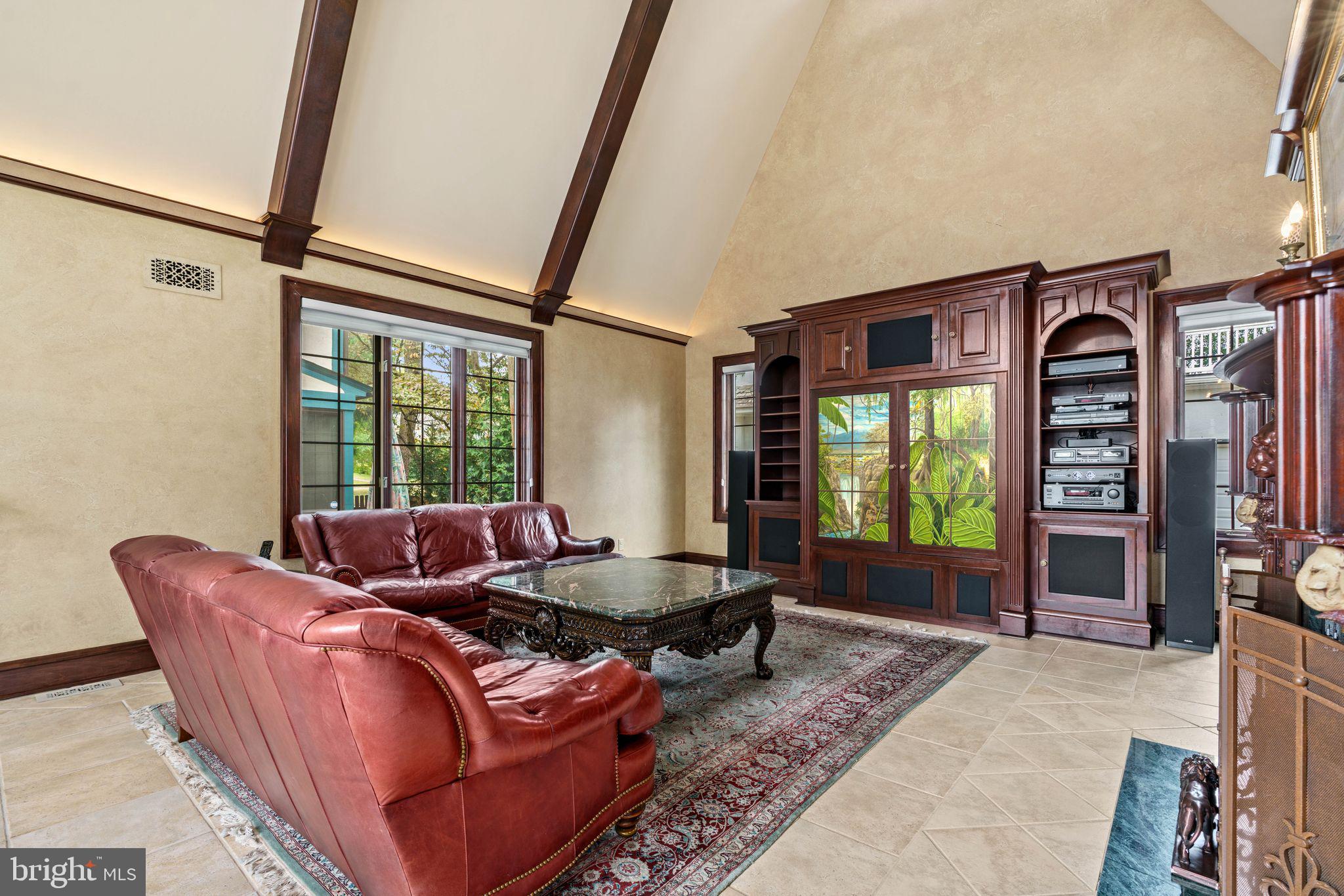 245 E KINGS HIGHWAY