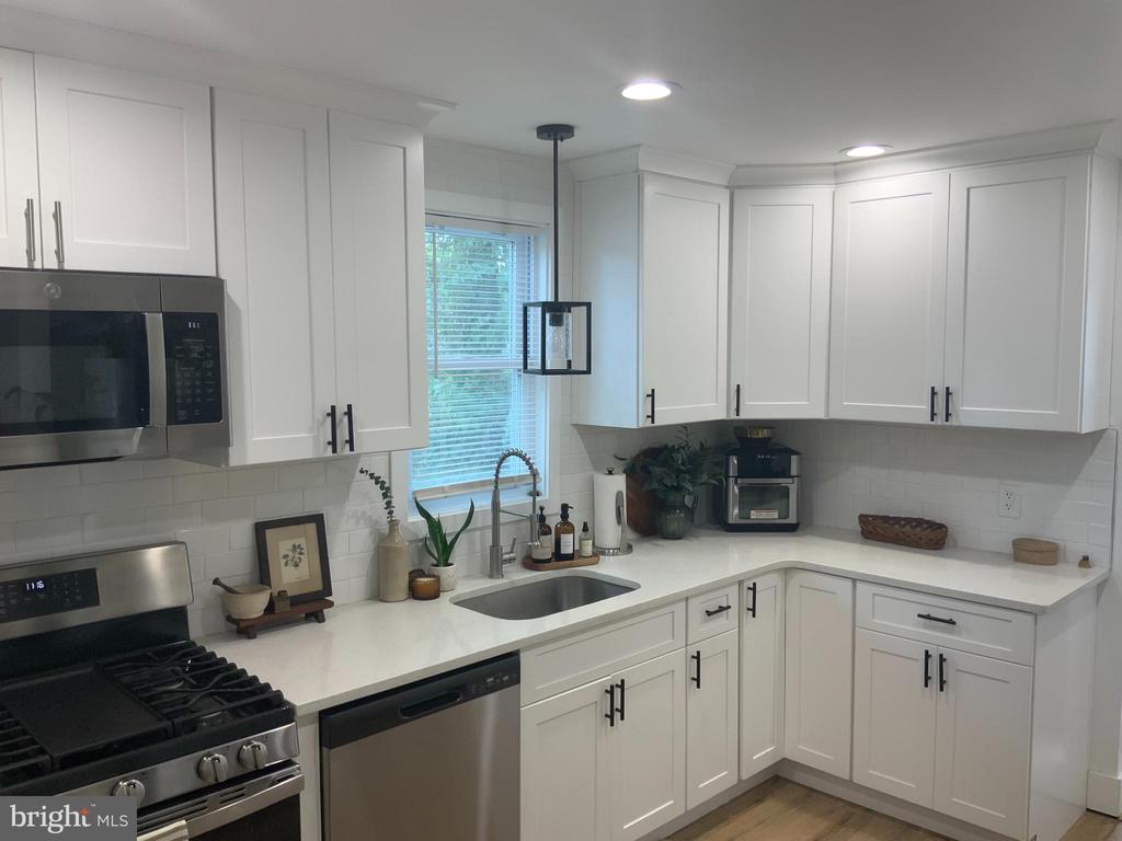 406 HUNTINGTON AVENUE