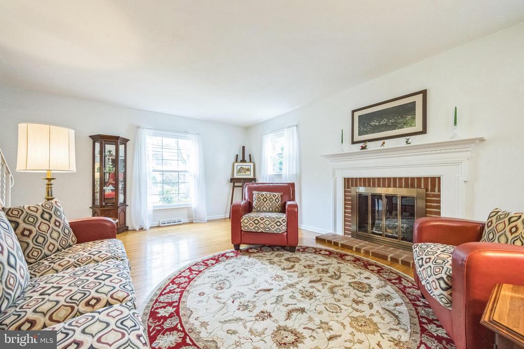 1132 HEARTWOOD DRIVE