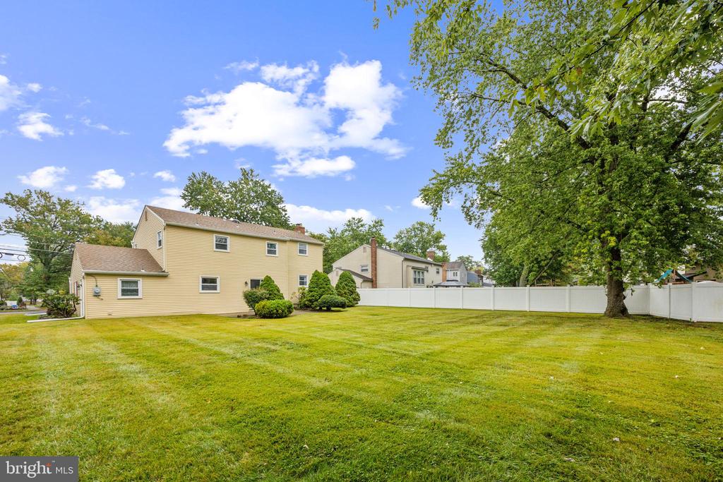 1132 HEARTWOOD DRIVE