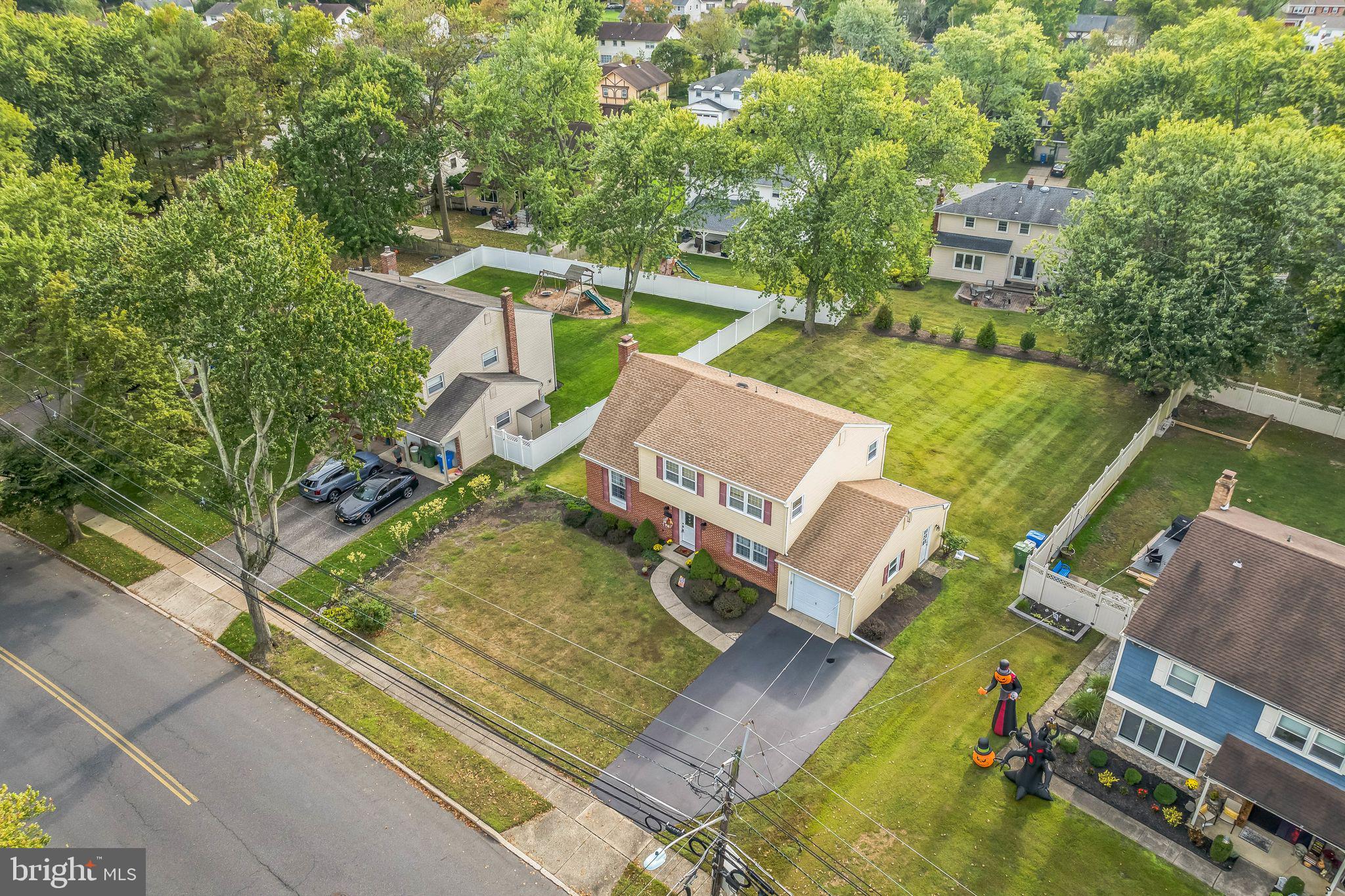 1132 HEARTWOOD DRIVE