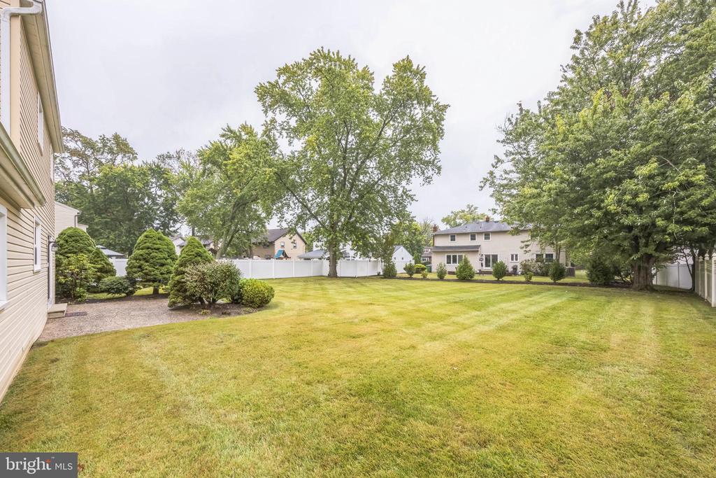 1132 HEARTWOOD DRIVE